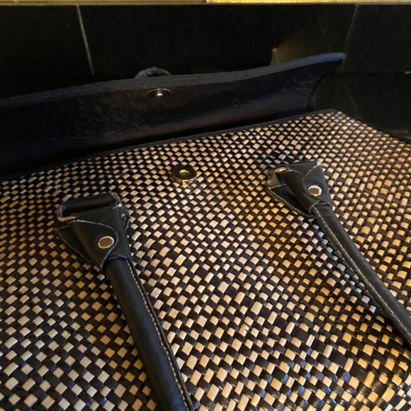 Black Straw Shoulder Bag - Picture 13 of 16